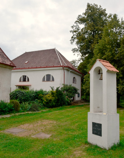 Kostel se zvoničkou